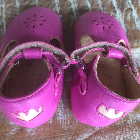 Easy Peasy Lillyp Velcro leather Mary Jane soft soled shoes in “fushia” - Picture 6 of 12